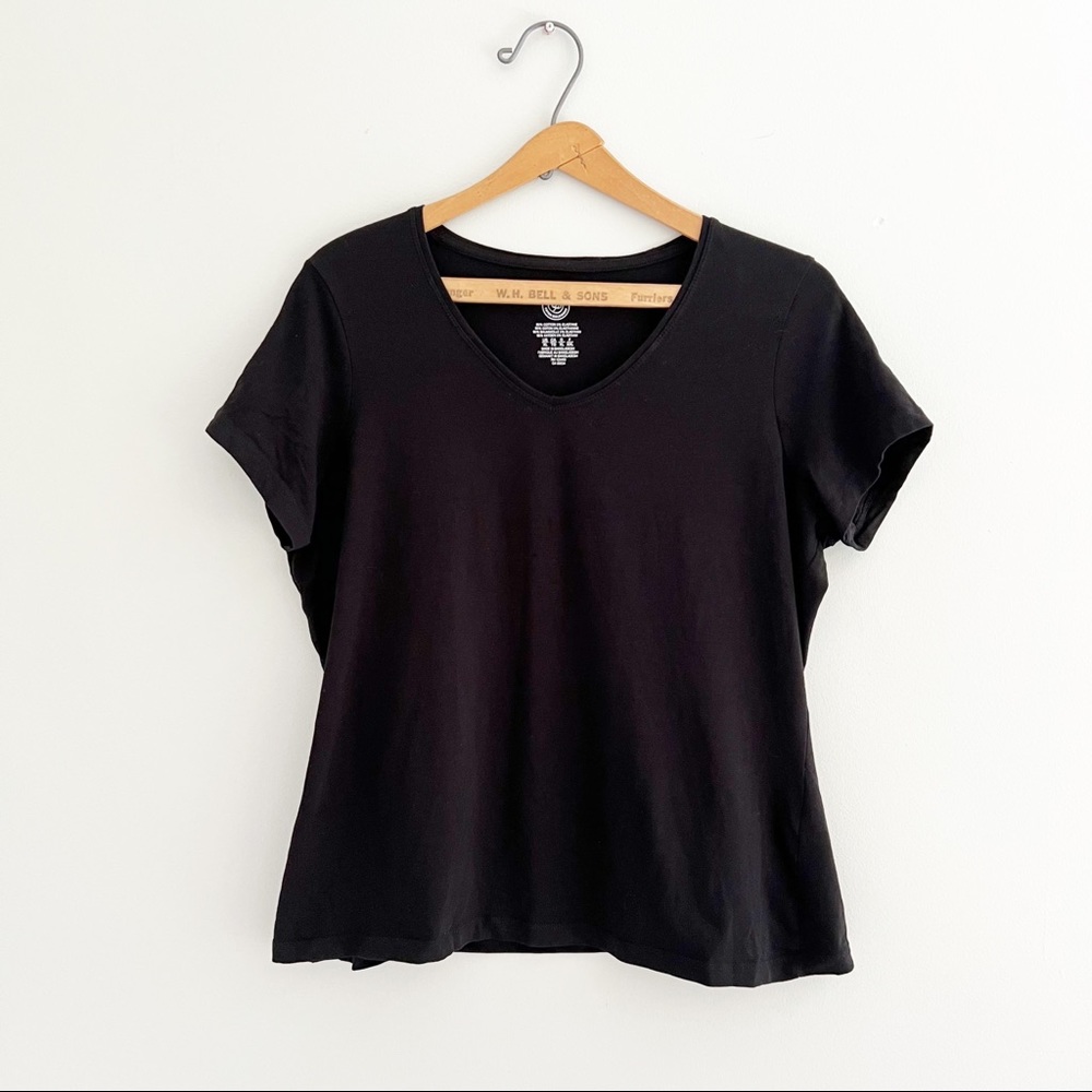 Lord & Taylor Black V-Neck T-Shirt Size XL